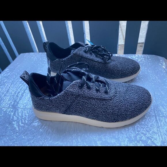 TOMS Women's The Cabrillo Sneaker Black Terry Sz 6 - Picture 5 of 8